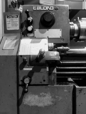 LeBlond lathe in the Shawnee Specialties toolroom