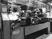 LeBlond lathe in the Shawnee Specialties toolroom